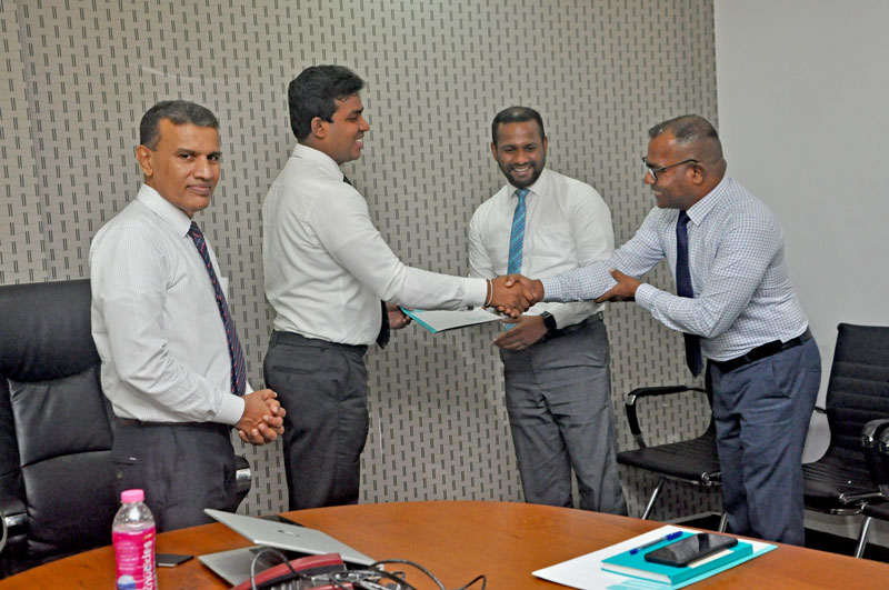 Memorandum of Understanding between Industrial Development Board and Sri Lanka Insurance Corporation Ltd